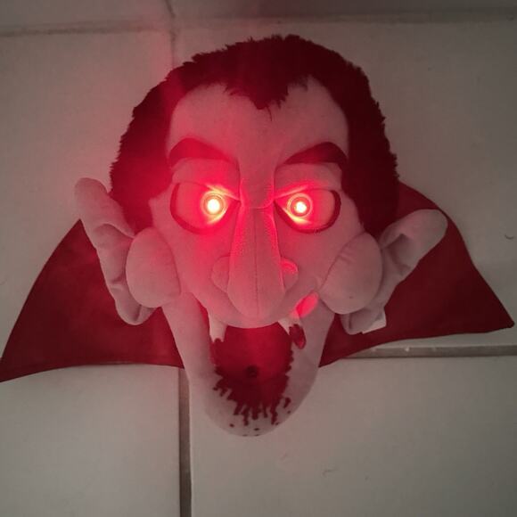 Y2K Halloween Motion Activated Talking Lights Vampire Hanging Plush Kids Of Amr - Picture 7 of 10